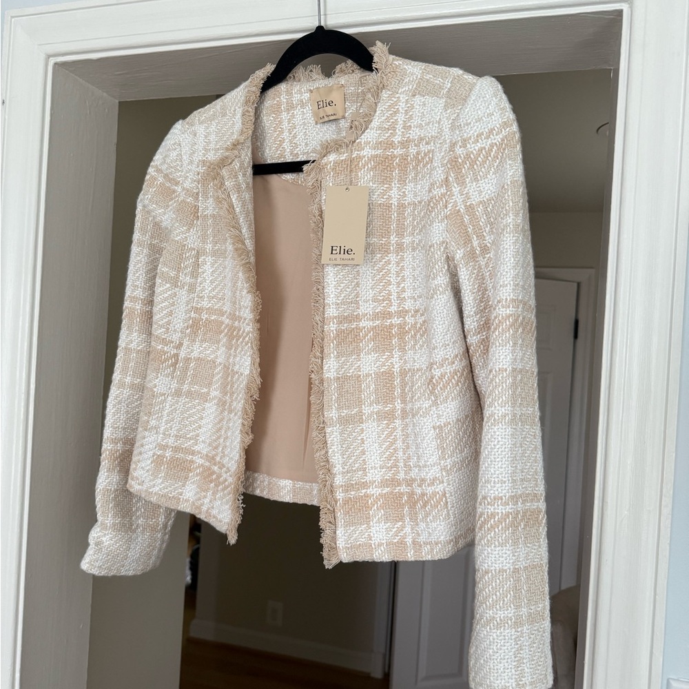 Elie Tahari White and Tan Checkered Blazer